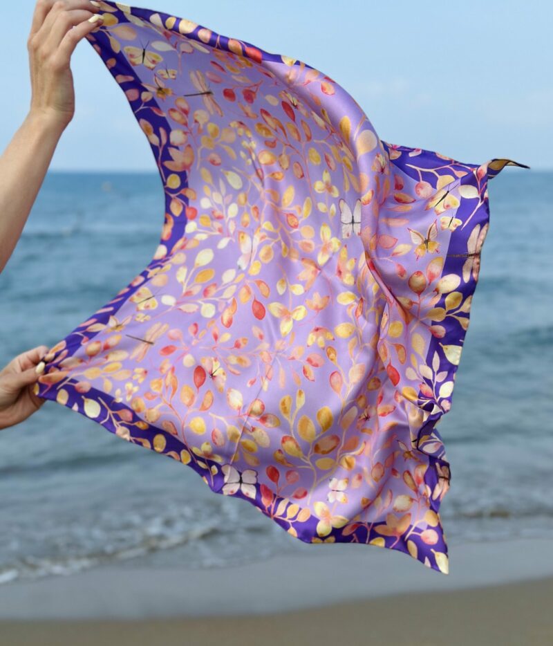 Billede af BEAUTIFUL PETALS Silketørklæde / BELLA&VOSS
